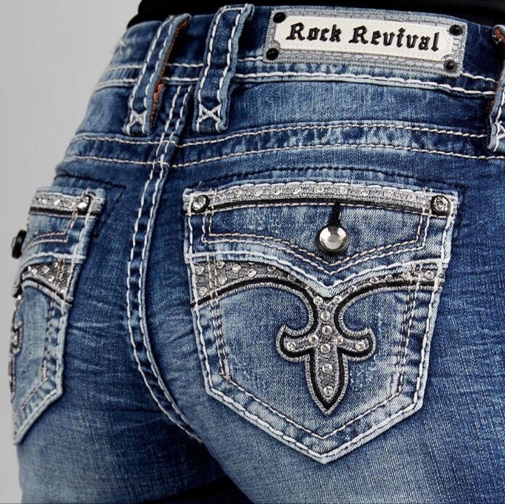 🤘ROCK REVIVAL🎸 RIMA EMBELLISHED STRAIGHT JEANS Size 28